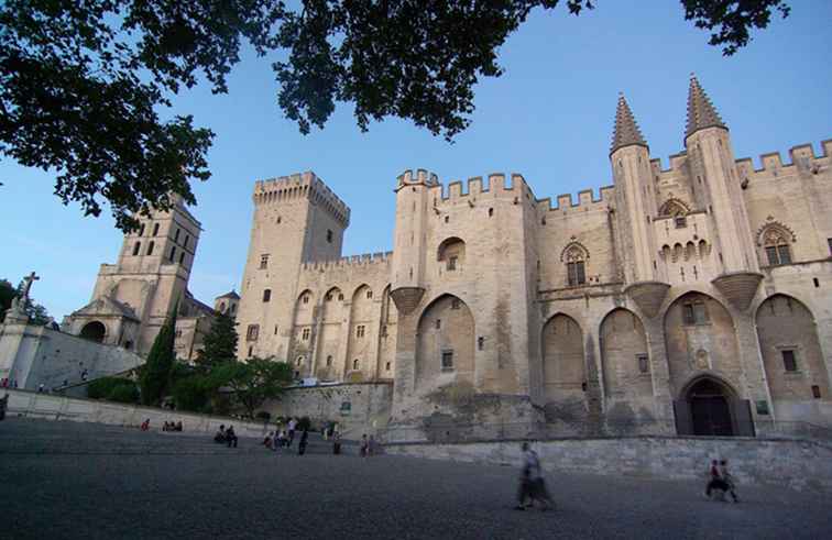 Guide till de bästa attraktionerna i Avignon, Frankrike / frankrike