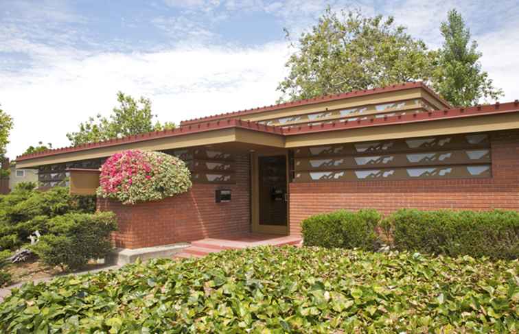 Kundert Medical Clinic par Frank Lloyd Wright / Californie