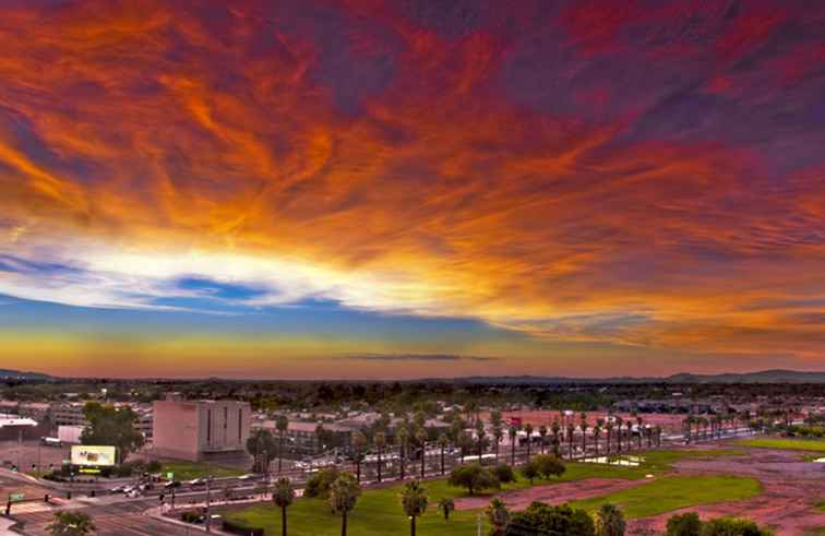 Monatliche Sonnenaufgangs- und Sonnenuntergangzeiten in Phoenix / Arizona