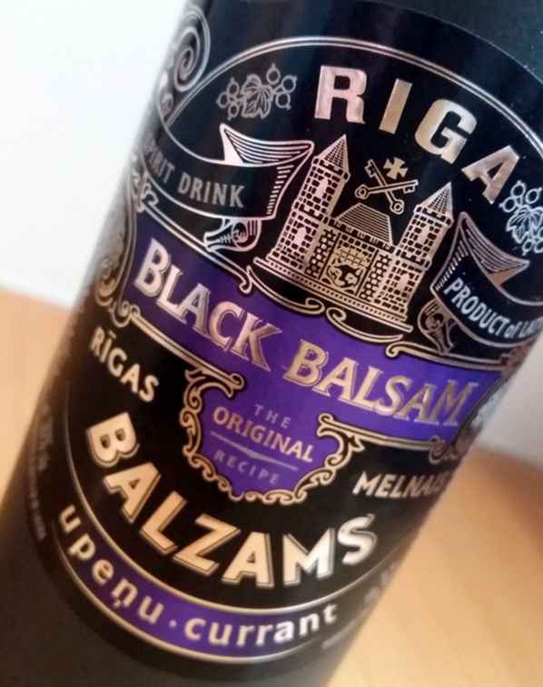 Il balsamo nero di Riga è una bevanda lettone unica / Europa