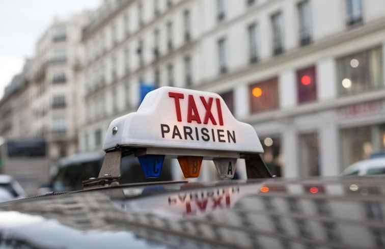 Ein Taxi zu und von den Pariser Flughäfen zu nehmen ist es wert? / Frankreich