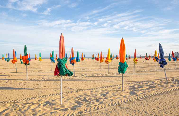 Atracciones principales en Deauville en la costa de Normandía / Francia