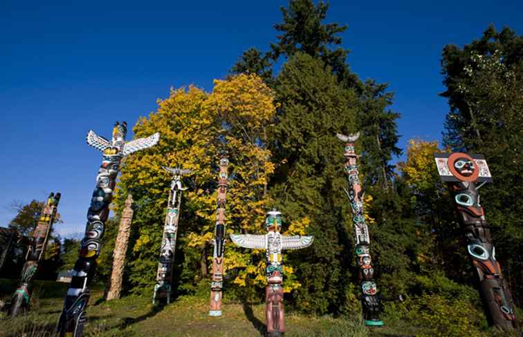 I totem dell'attrazione più visitati di BC a Stanley Park / Vancouver