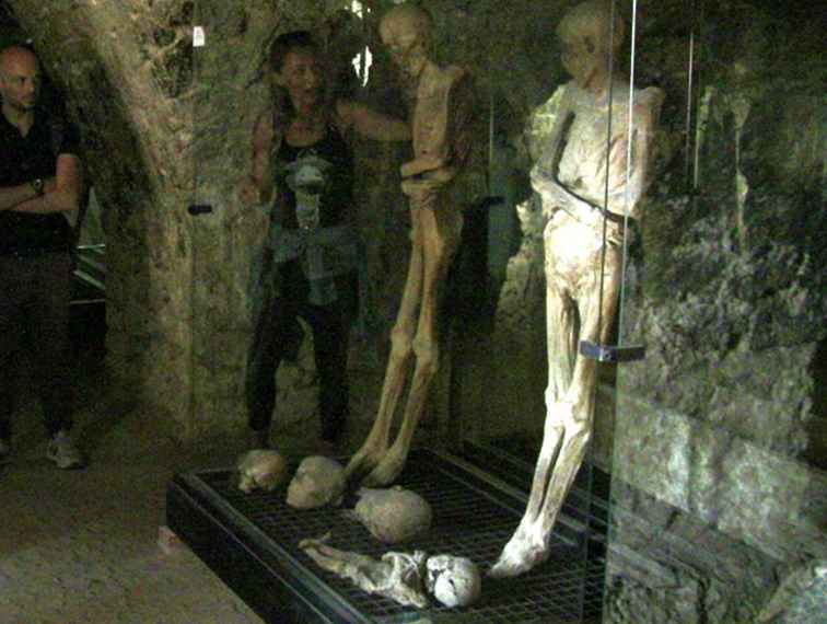 Catacombe e mummie in Italia / Italia