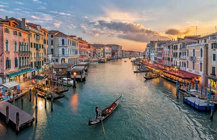 Gondola Rides a Venezia / Italia