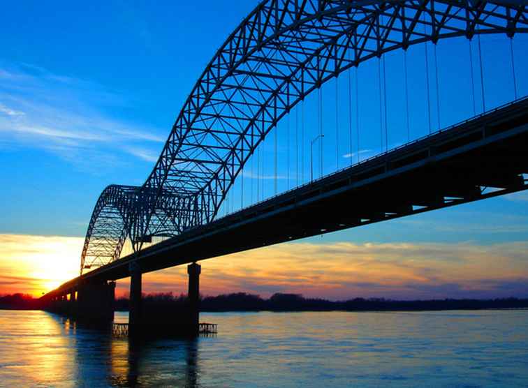 Come ottenere una copia di un certificato di nascita o morte a Memphis / Tennessee