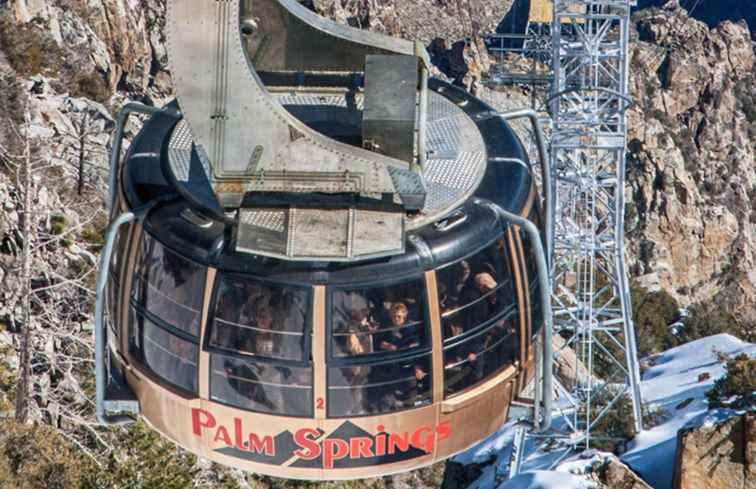 In sella al tram aereo di Palm Springs / California