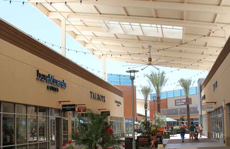 Tanger Outlets / Arizona