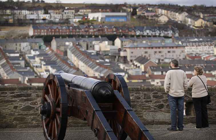 L'histoire des murs de la ville de Derry / Irlande