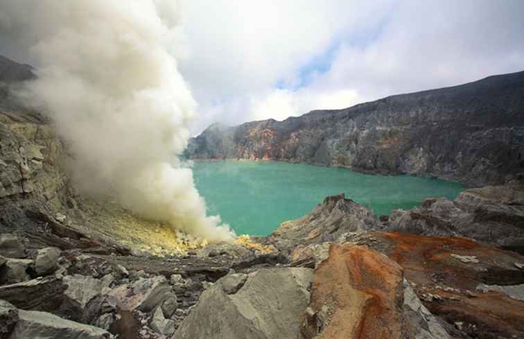 Trekking Kawah Ijen Volcano, Indonesien