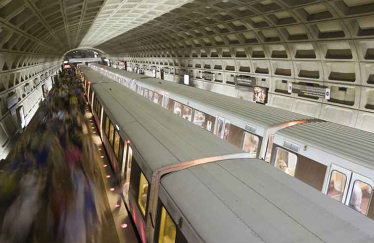 Utilizzando il sistema della metropolitana di Washington, D.C., Metro / Washington DC.