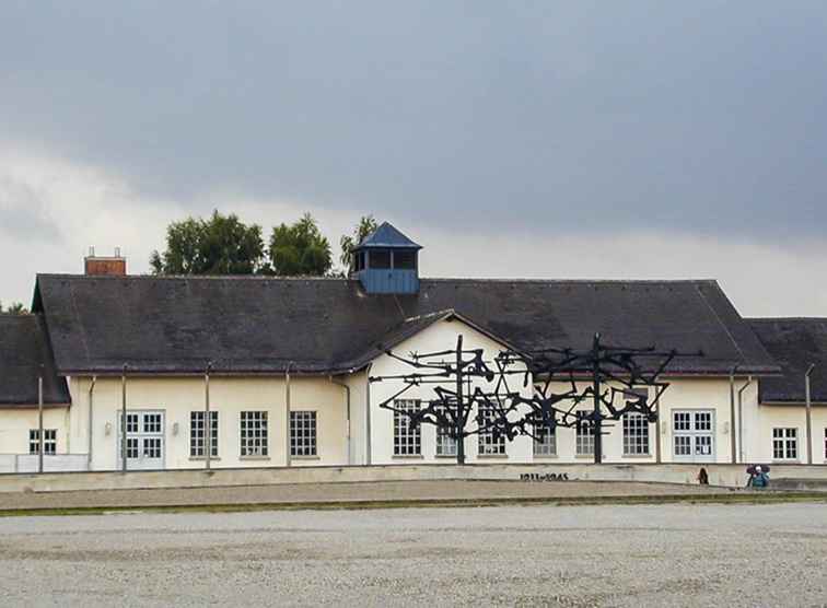 Una guía para el visitante del campo de concentración de Dachau / Alemania