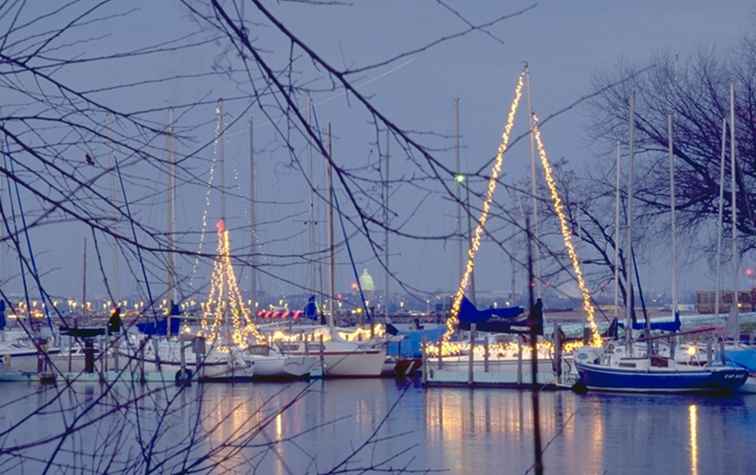 Alexandria and D.C. Holiday Boat Parade of Lights 2017 / Washington DC.