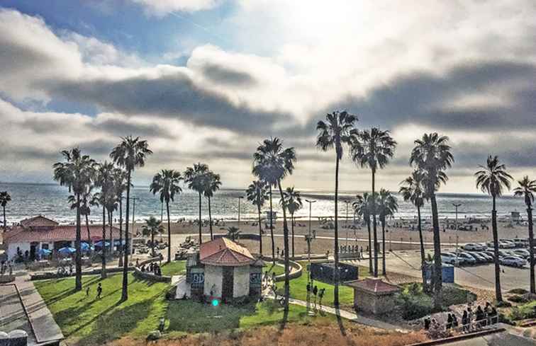 Campeggio in spiaggia nel sud della California / Campeggio