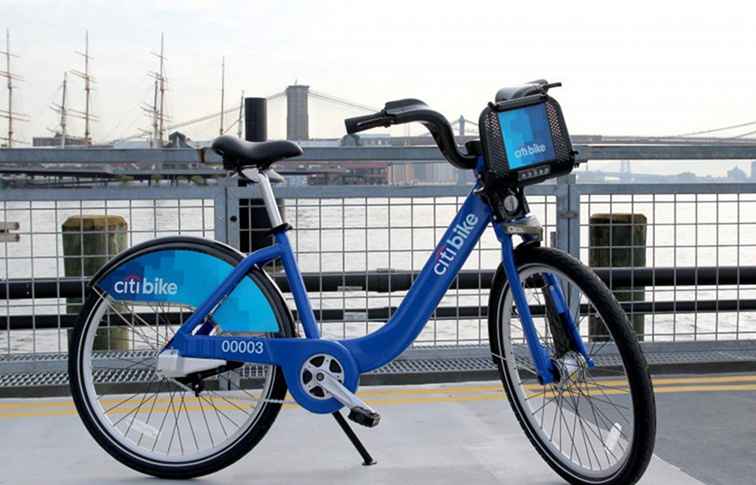 Fiets over de Brooklyn Bridge, neem een ​​veerboot terug / New York