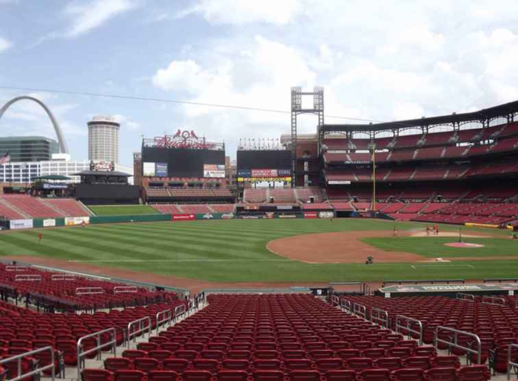 Busch Stadium brengt honkbalfront en -centrum in St. Louis / Missouri