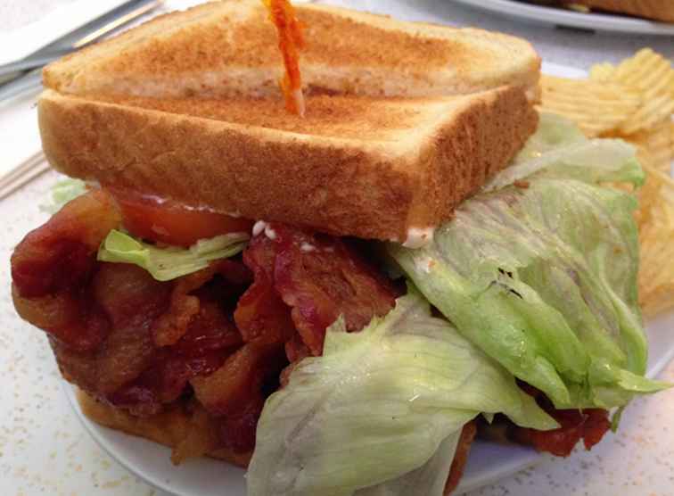 Avere un Malto, un Sundae o un BLT alla Crown Candy Kitchen / Missouri