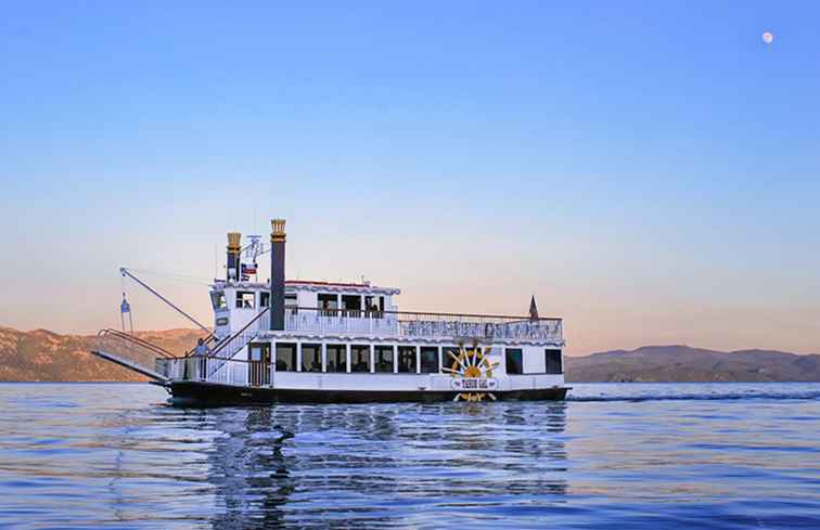 Wie man eine Lake Tahoe Tour auf einem Boot nimmt / Nevada