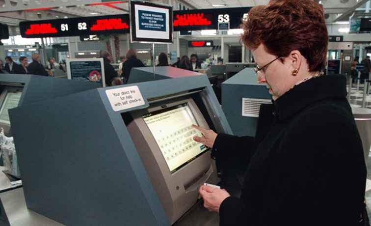 Wie man die Self-Service Check-In Kioske des Flughafens benutzt