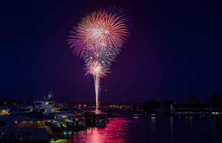 4 luglio Fuochi d'artificio a Minneapolis Rosso, Bianco e BOOM! / Minnesota