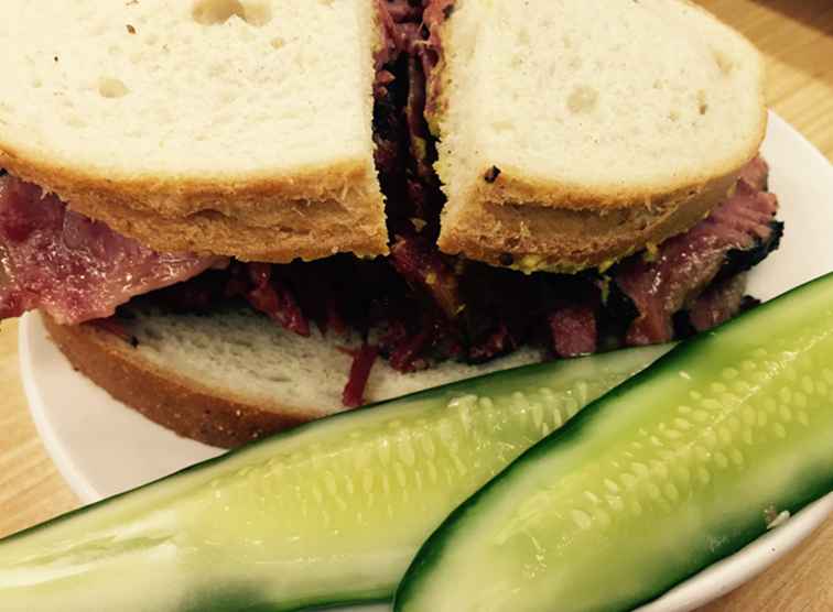 Katz's Delicatessen Restaurant Review / New York