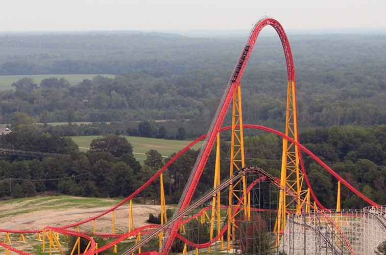 Kings Dominion draait om achtbanen / Washington, D.C..