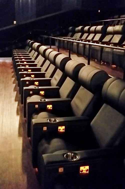 Luxuriöse Sitz- und Liegemöglichkeiten in Detroit Movie Theatres