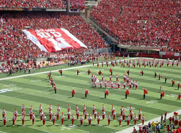 Nebraska fotbollsspel dag - pengar sparande tips / Nebraska