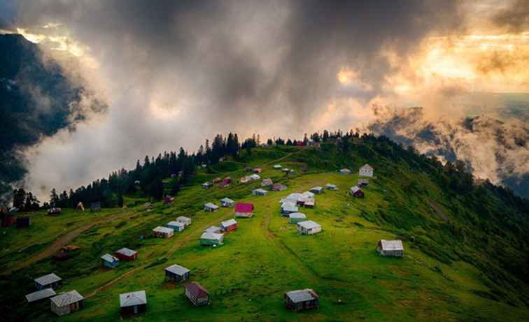 New Long Distance Trekking Route tar vandrare in i Caucuses Mountains