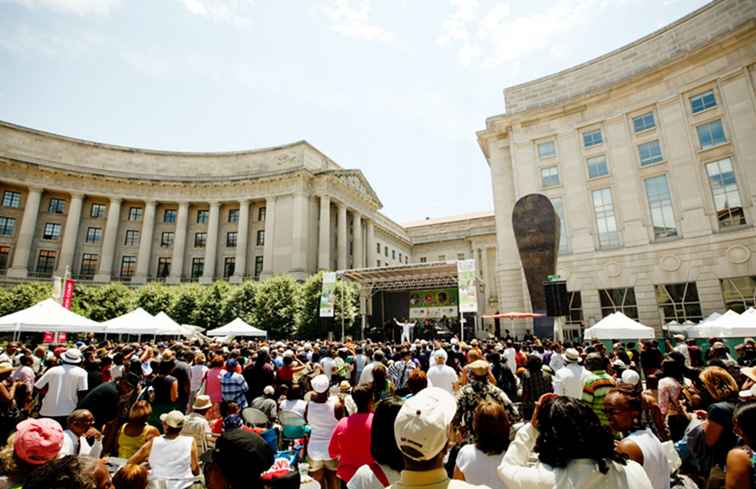 Sommarkonserter på Woodrow Wilson Plaza / Washington, D.C..