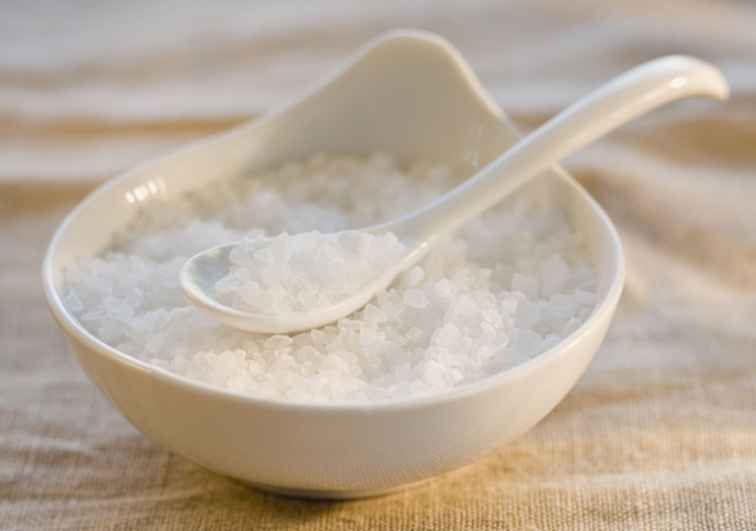 Les bases d'un traitement corporel au gommage au sel