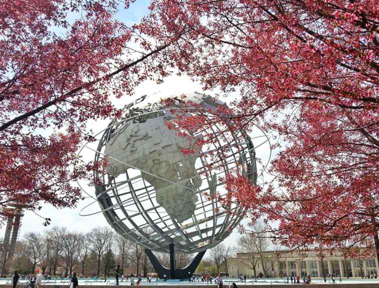 El símbolo brillante de Unisphere de Queens / Nueva York