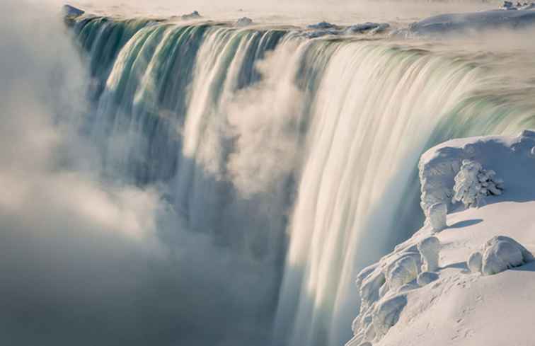Warum sollten Sie Niagara Falls im Winter besuchen (Fotos) / New York