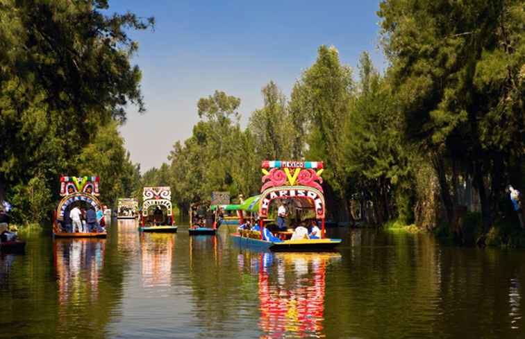 Jardins flottants de Xochimilco à Mexico / 