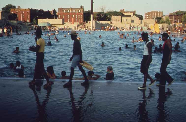 25 Dos & Don'ts per le piscine pubbliche all'aperto di Brooklyn / New York