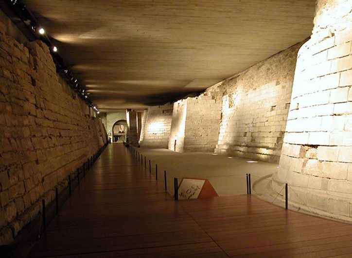Una breve historia del Louvre Hechos intrigantes / Francia