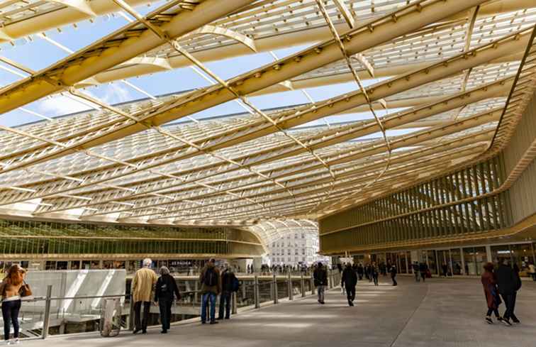 Todo sobre el centro comercial Forum des Halles en París / Francia