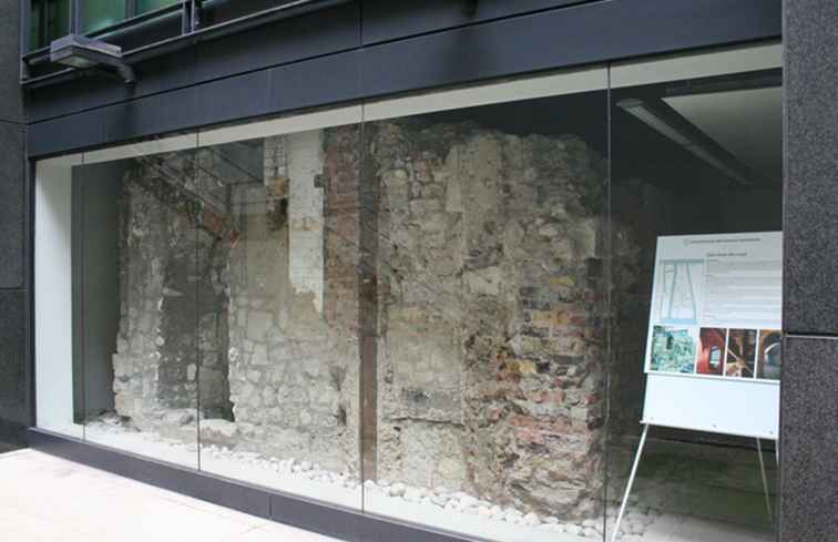 Een overzicht van Whitefriars Crypt in Londen / Engeland