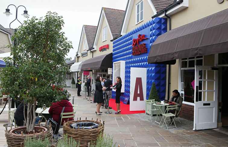 Bicester Village - Discount Designer Brand Shopping vicino a Oxford / Inghilterra