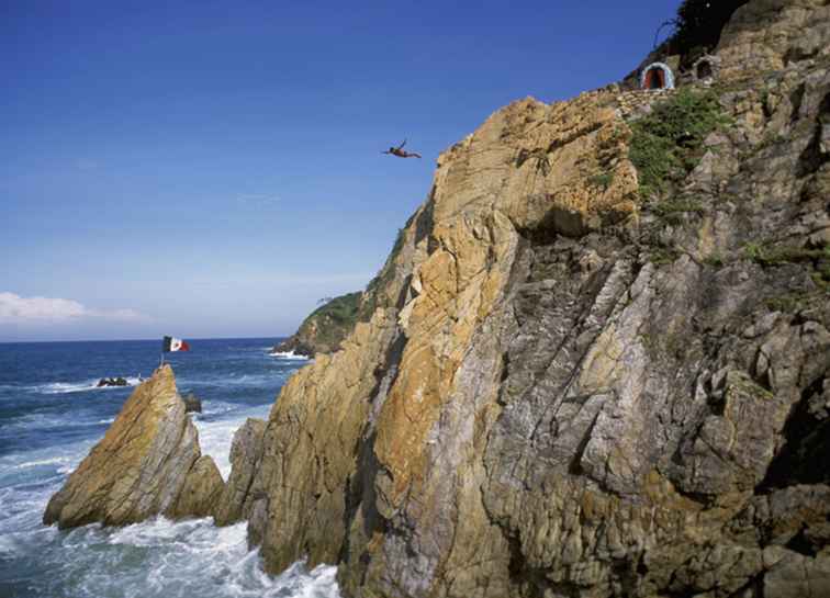 Cliff Diving Definitely An Extreme Sport / Extrema sporter