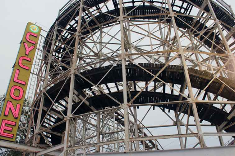 Coney Island - het originele pretpark nog steeds sensatie / New York