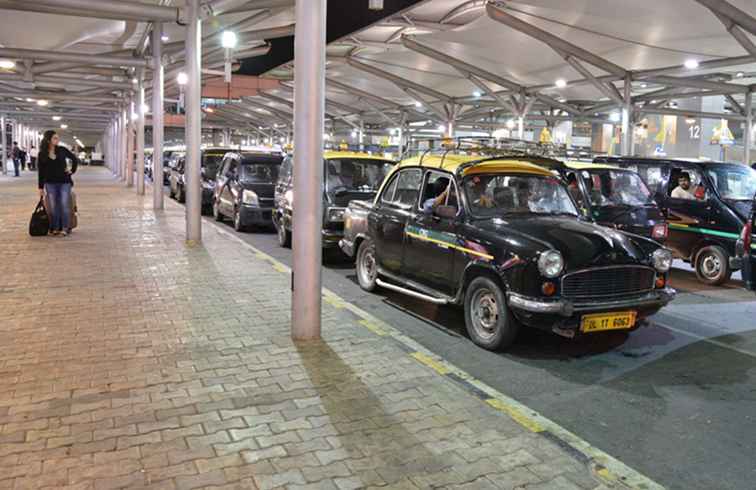 Delhi Flughafentransfer Optionen zu Ihrem Hotel zu gelangen