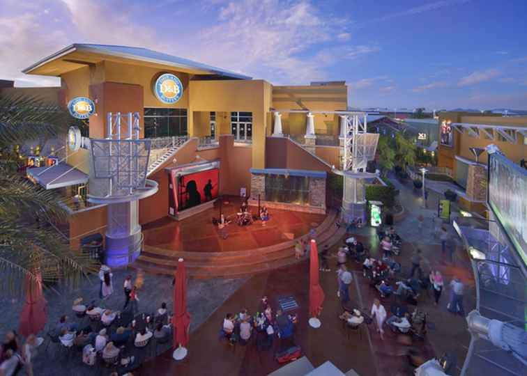 Shopping e ristoranti del Desert Ridge Marketplace / Arizona