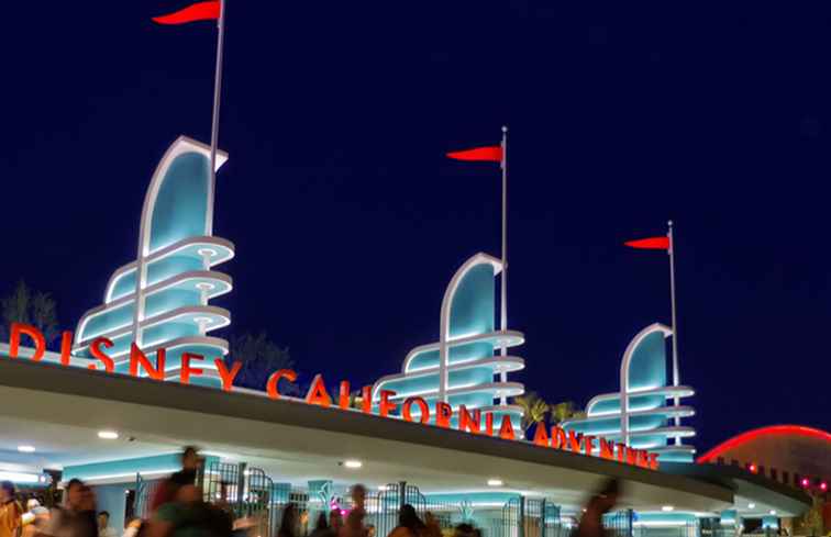 Disney California Adventure Rides dans la nuit / Californie