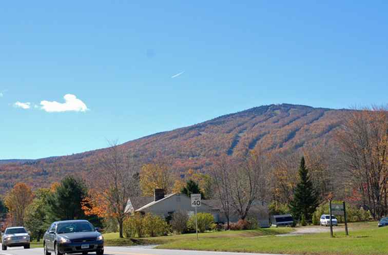 Fall Foliage Driving Tours in New England / 