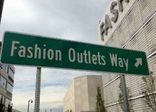 Fashion Outlets of Chicago / Illinois