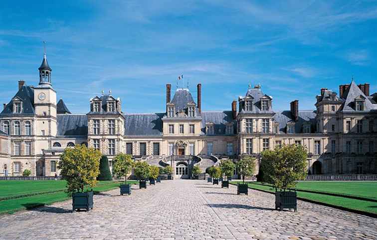 Castello e giardini di Fontainebleau vicino a Parigi / Francia