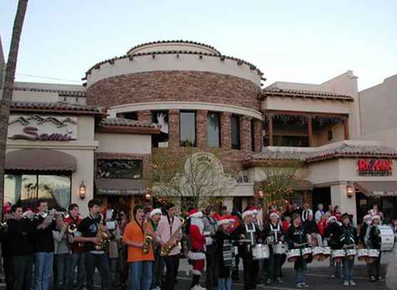 Fountain Hills Stroll in Glow 2016 / Arizona