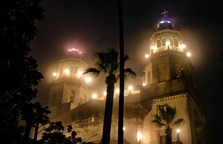 Visita nocturna al castillo de Hearst / California