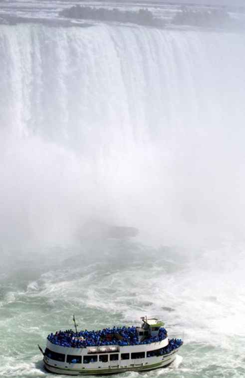 Tours in barca di Hornblower alle Cascate del Niagara, in Canada / Cascate del Niagara